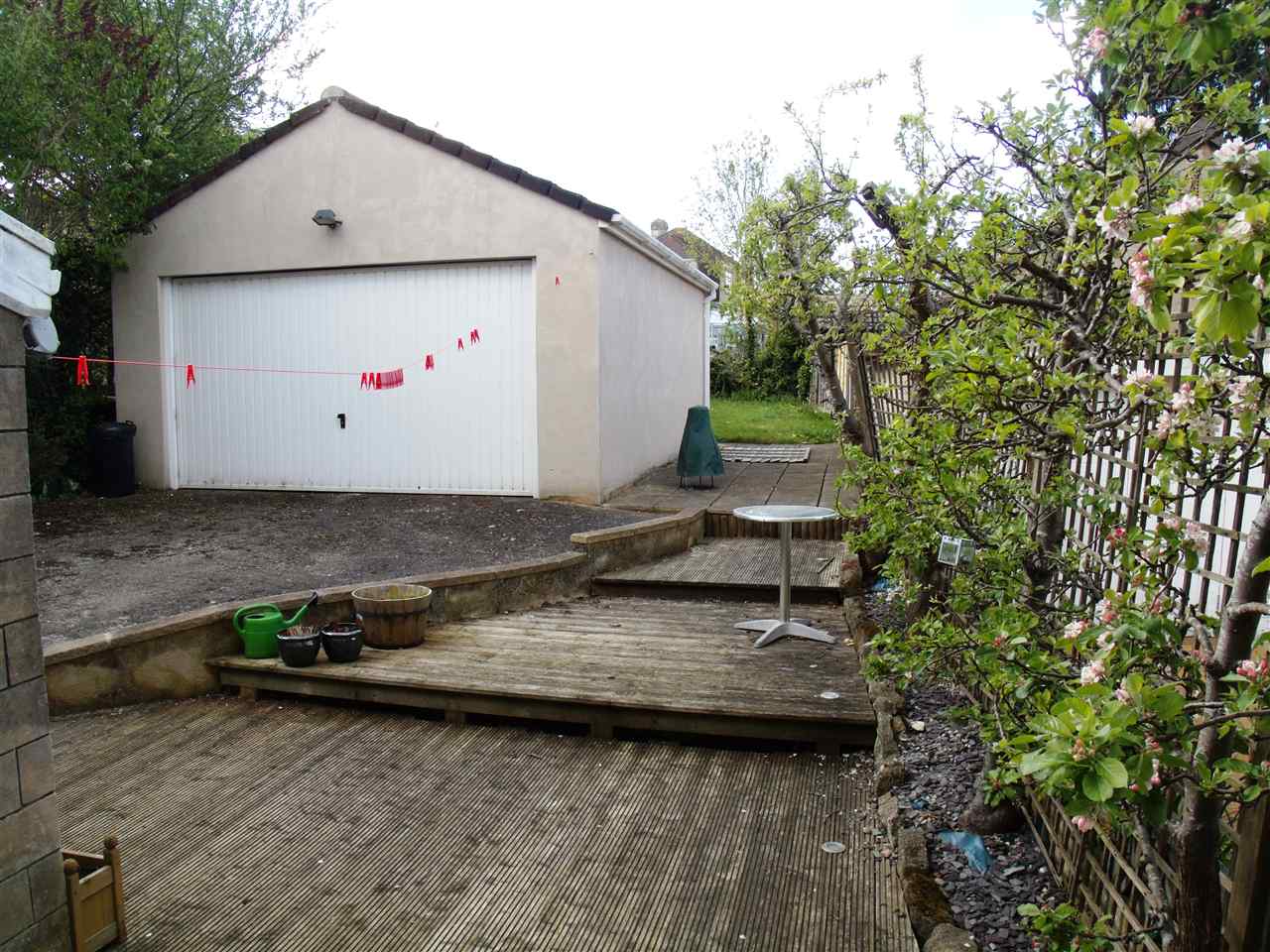 resized-2349823-gdn garage.jpg